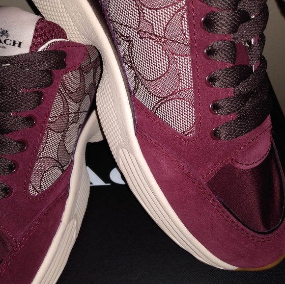 Coach Shoes - Coach Runner 🤎